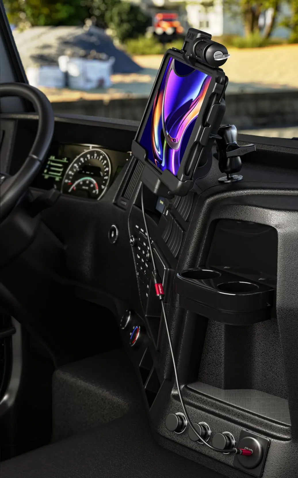 Komfortable kabellose Dockingstationen für mobile Geräte im Fahrzeug.